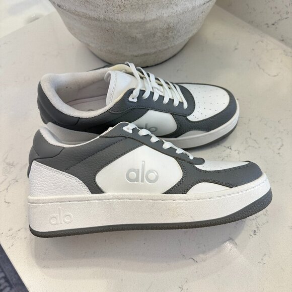 ALO YOGA Recovery Mode Sneaker in Grey/White Size US 7.5 - Picture 1 of 10